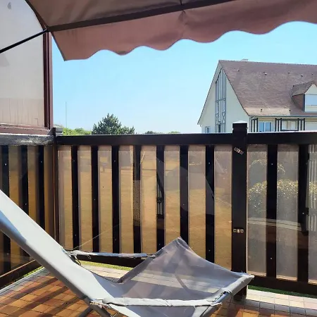 Duplex En Front De Avec Balcon à - Fr-1-465-99 * Merville-Franceville-Plage